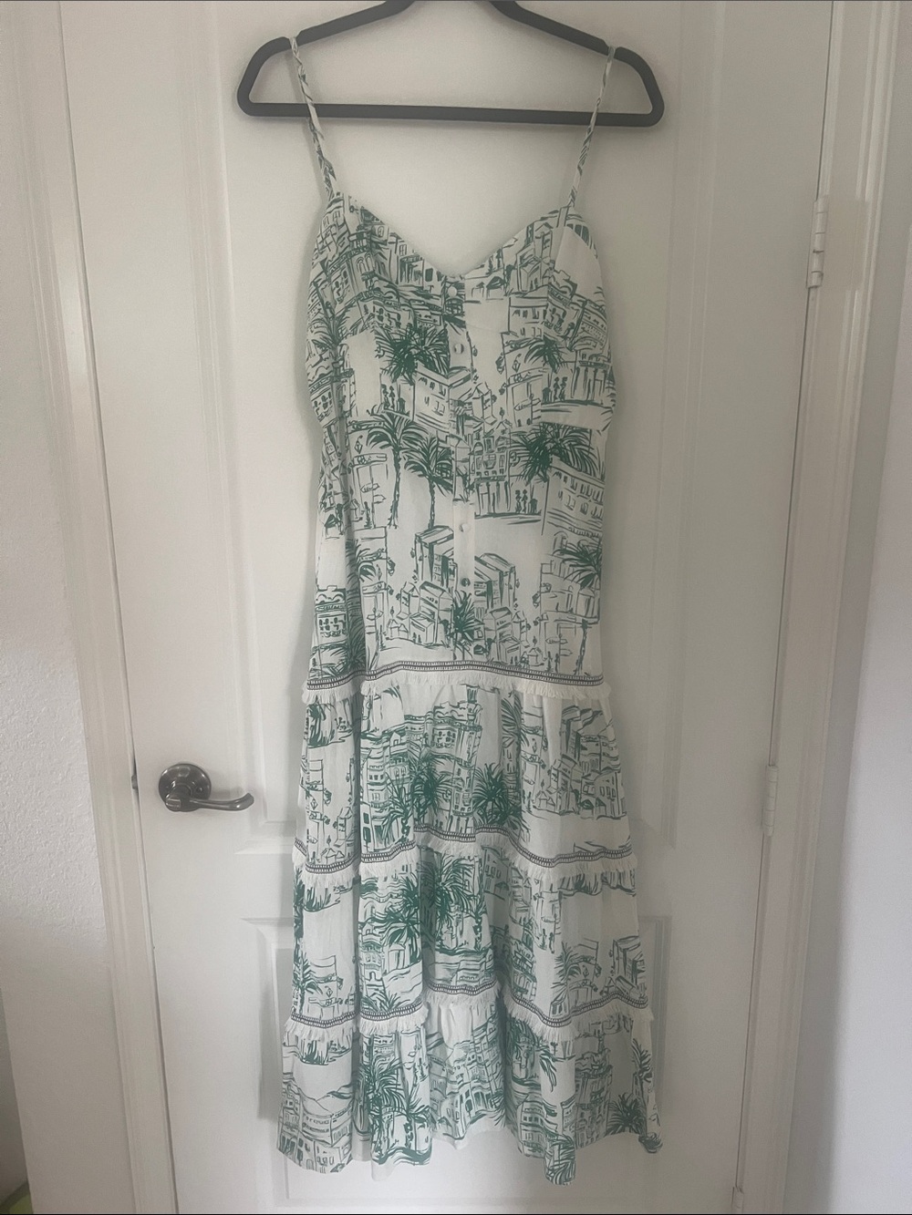 NWT AQUA sz M White and Green Palm Printed Tiered maxi Sundress. Fits sz 6/8